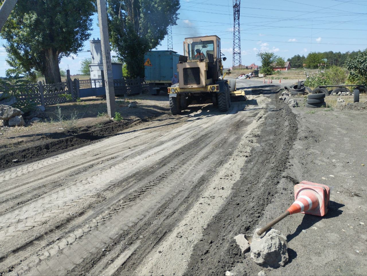 В Новой Каховке на регулярной основе проводят профилирование дорог